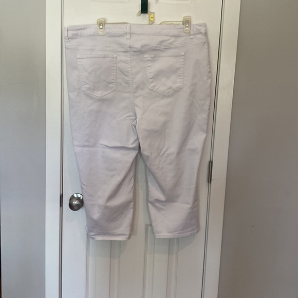 Westport Capris - Picture 2 of 3